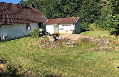 Sydkoster Cabin | Lev det Bekväma Livet i ett Fridfullt, Centralt Belägna Gäststuga på Sydkoster