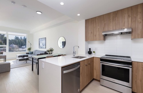 Port Moody Hotel | Level Port Moody- One Bedroom Suite