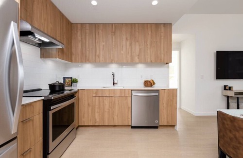 Coquitlam Hotel | Level Port Moody- Three Bedroom Suite