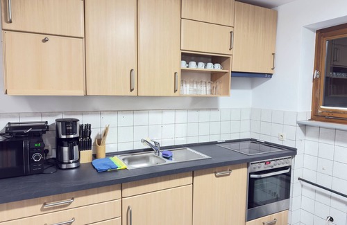 Leverkusen Apartment | Leverkusen apartment - ideal for fitters & families, 3 bedrooms & large balcony