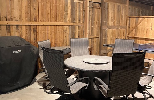 Rapid City House | Lg Family Suite 3 king br & 3 bath; MAX 6 ppl. 1-3 bsmt br extra fee, ask