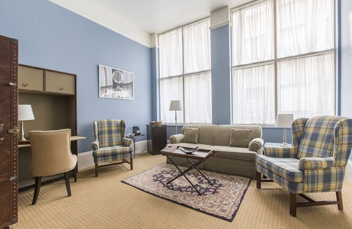 International District Apartment | LHotel Montreal