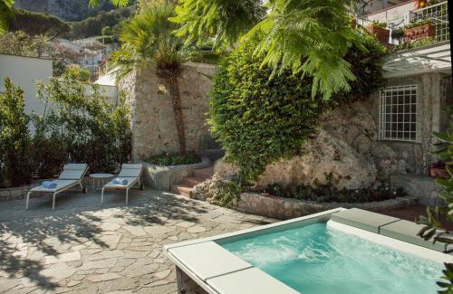 Marina Piccola Apartment | LHP Suite Executive Design Cottage Capri