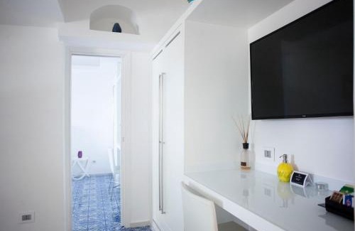 Marina Piccola Apartment | LHP Suite Executive Design Cottage Capri