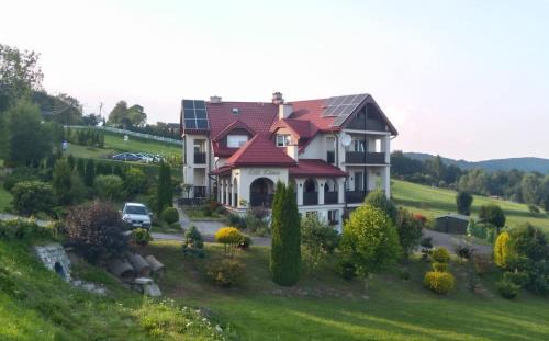 Polanczyk House | Liść Klonu