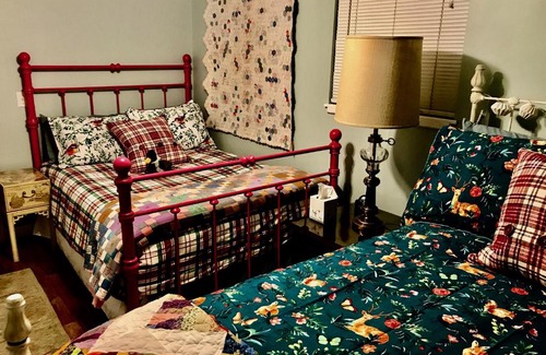 Cambridge Springs Apartment | Li'l Love Inn: Magical Sunsets, Quiet, Cozy, Waterfront