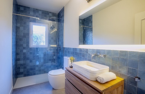 Sant Pere de Ribes Villa | Libélula houses situated nearby Sitges in the middle of natural Garraf park