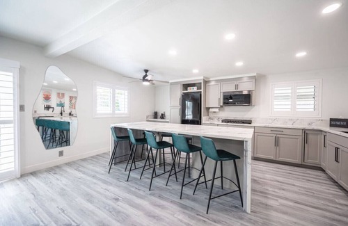 Winchester House | Licensed 2.5 mi to Strip BBQ Pool Kings