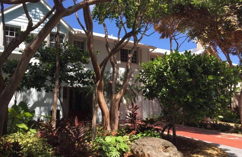 Rock Harbor House | LICENSED MGR - 4/3.5 MODERN VILLA - KEY LARGO'S MOST UPSCALE OCEANFRONT RESORT DESTINATION!