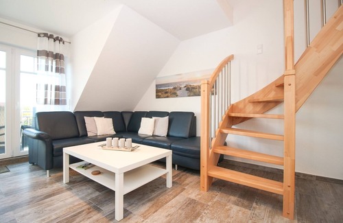 Norden Apartment | Lichtdurchflutete Obergeschosswohnung für 4 Personen + Baby und Hund