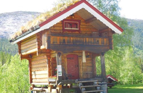 Tokke Ski Chalet | Lie Hytteutleige -Gjestegård - Thor Fine Art 3 hytte enheter