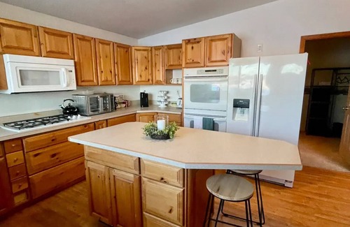 Meadow Lakes House | Life is great on the lake!nn