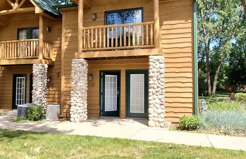 Oglesby Villa | Lifetime Memories, Hiking Trails, WIFI, Near River, Play Ground, NO CLEANING FEE
