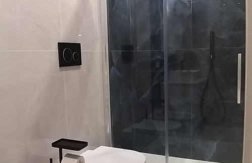 Vasto Apartment | Ligeria Romantic Room triple bed