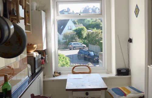 Swanage Condo | Light, airy 1st Floor Apartment with delightful views over bay and Purbeck Hills