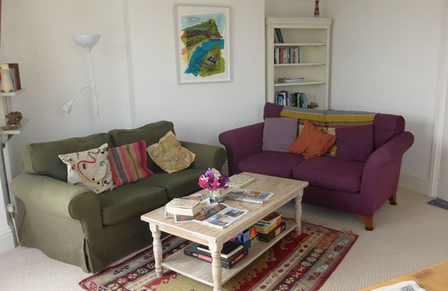 Swanage Condo | Light, airy 1st Floor Apartment with delightful views over bay and Purbeck Hills