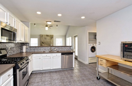 Block House Creek House | Light and bright