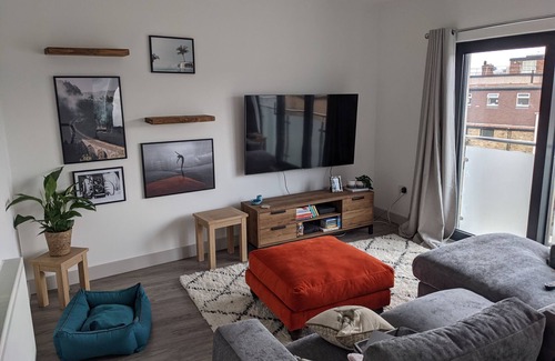 Abbey House | Light and spacious - 3 bedroom flat in Wimbledon - 2 mins walk from tube station