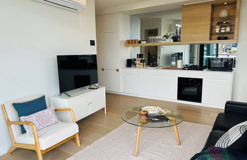 Flemington Apartment | Light-Filled 2BR Apt nw/Balcony + Free Parking - near CBD & Cafes