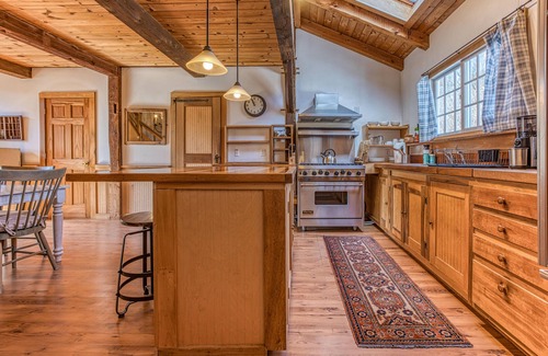 Stockbridge Cottage | Light-filled Carpenter's Cottage in Stockbridge