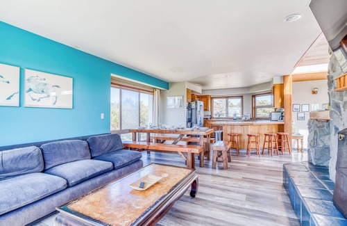 Warrenton House | Light-filled Custom Beachfront Home with Game Room, Hot Tub!