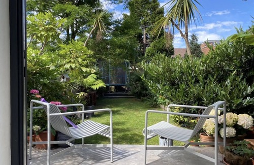 William Morris House | Light filled house five minutes from the tube, perfect for families!