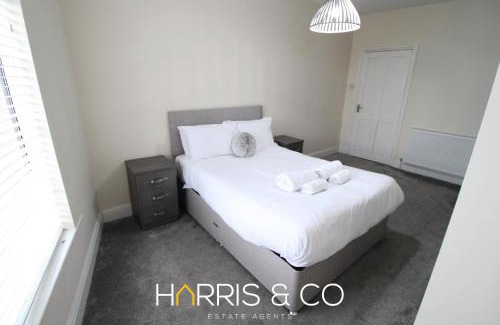 Knott End-on-Sea Apartment | Light House View