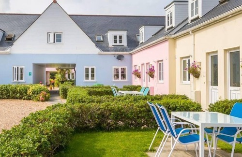 Le Vallon Cottage | Light & Spacious Ground-Floor Cottage with Terrace