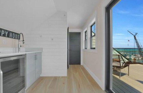 Port Sanilac House | Lighthouse Cove: Sleeps up to 10, 2 kitchens, swim spa