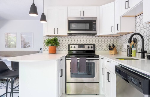 Coral Ridge Isles House | Lighthouse Guest Suites