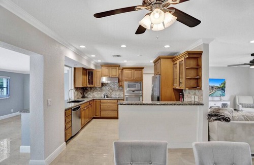 Lighthouse Point House | Lighthouse Point Oasis w Pool & Hot Tub Near Beach