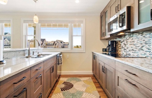 Pine Point Condo | Lighthouse Suites at Pine Point - only steps from beautiful Pine Point Beach!