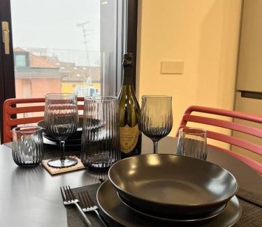Ferrara Apartment | LikeHome PortaReno Monolocale Exclusive - 4 pxs