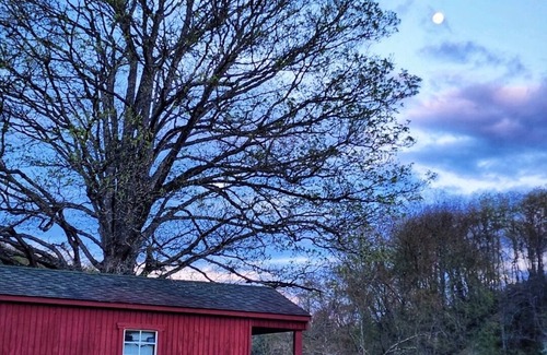 Lewisburg Cabin | Lil Red Ranch House so secluded yet only 10 mins from town.