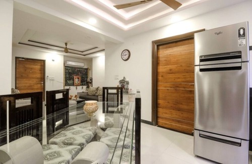 Sindhi Camp Apartment | Lila's Abode Homestay,centrally located,free wi-fi - 02 Rooms