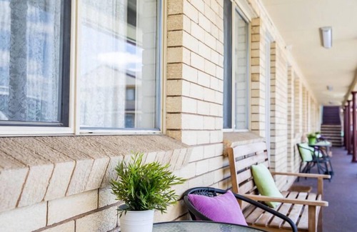 Goulburn Bed & Breakfast | Lilac City Motor Inn Standard Twin Room 22