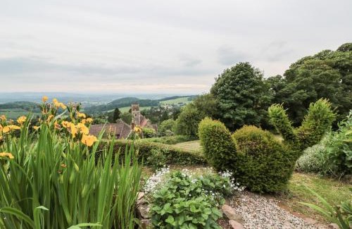 Malvern House | Lilac Cottage