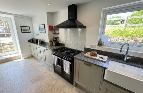 Port-Eynon House | Lilac House