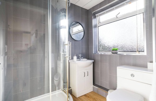 Bedlington Apartment | Lily Apartment - Sleeps 3 - Pet friendly - Parking