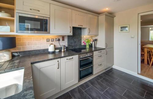 Cowes House | Lily Cottage