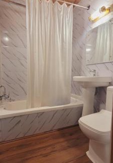 Nagin Bagh Hotel | Lily Of The World Houseboat