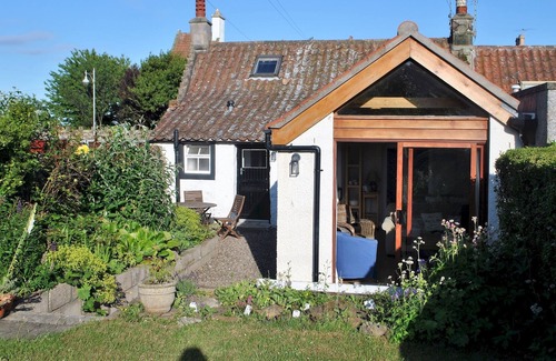Crail Apartment | Lily's Cottage quaint retreat in coastal village