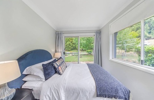 Robertson Cottage | Lilyview Cottage - Robertson