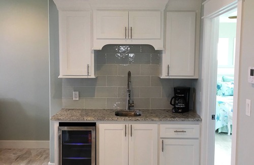 Port Bolivar House | LIME IN THE COCONUT IS BEACH FRONT! COME SOCIAL DISTANCE WITH US!