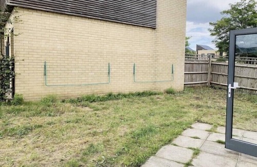 Thames House | Lime, Large Double Room, Barking, Close to London
