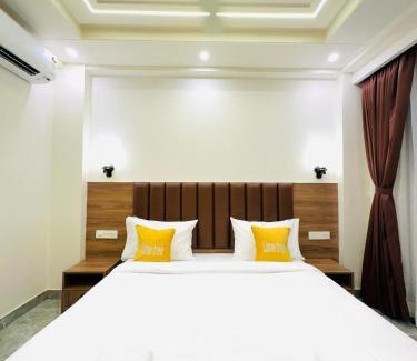 Sushant Lok Apartment | Lime Tree 1BHK Service Apartment Near Fortis Hospital Gurgaon