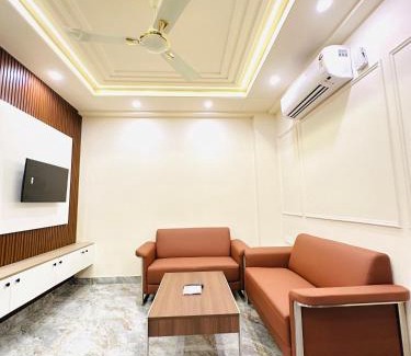 Sushant Lok Apartment | Lime Tree 1BHK Service Apartment Near Fortis Hospital Gurgaon