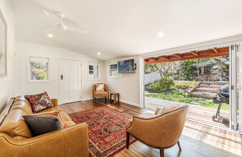 Yamba House | Lime Tree Cottage - Pet Friendly