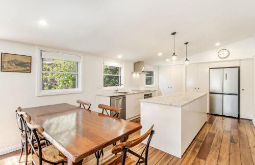 Yamba House | Lime Tree Cottage - Pet Friendly