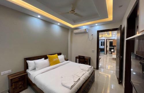 DLF Phase 5 Apartment | Lime Tree Two BHK Service Apartment Golf Course Road Gurgaon